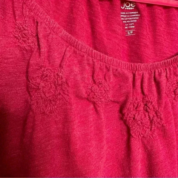 Joe Fresh T-Shirt Elastic Boat Neck Flowers Reddish Pink Size  Small - Picture 4 of 16